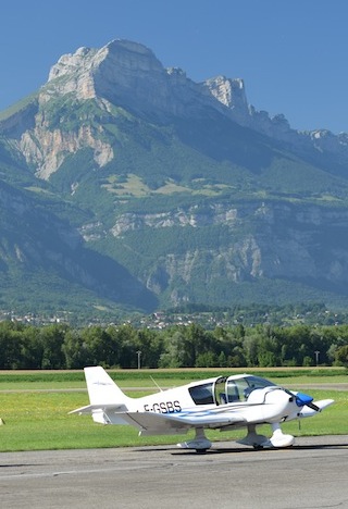 Aerodrome_Grenoble_Le_Versoud_EMOXISC0139_D